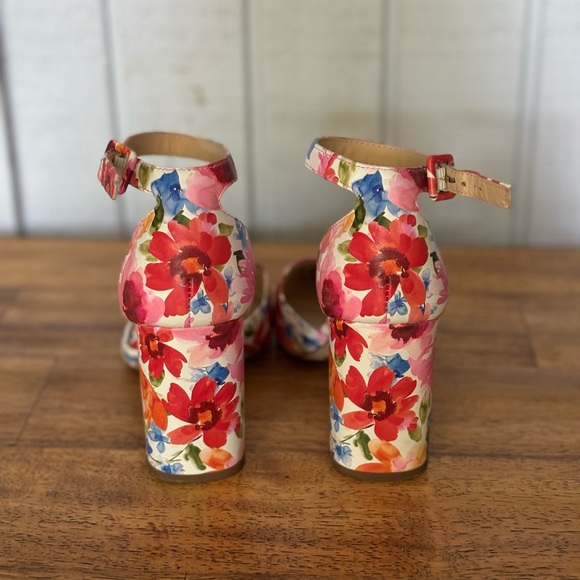 Alex Marie Floral Heels - Picture 5 of 8